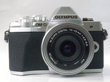 OM-D E-M10III MズイコーD14-42EZ