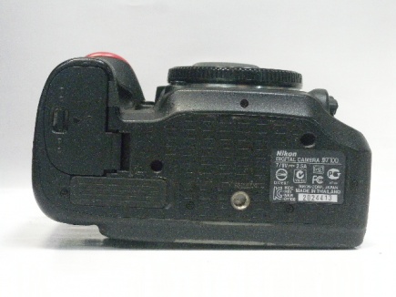 D7100