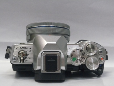 OM-D E-M10III MズイコーD14-42EZ