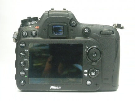 D7100