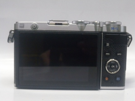 ペンE-P7 MズイコーD14-42EZ